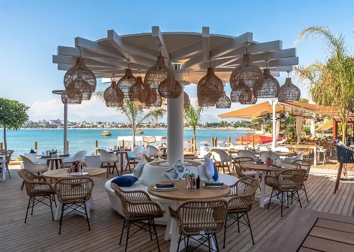 Carpe Diem Boutique - Adults Only Hotel Side